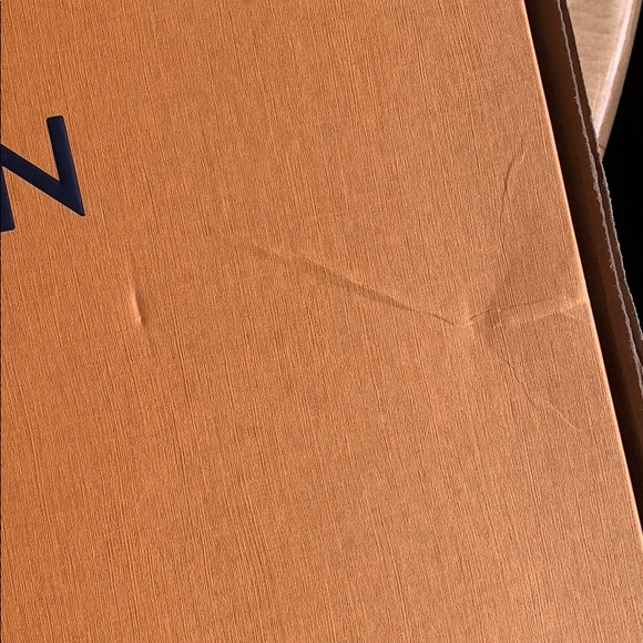 LOUIS VUITTON Box - Authentic - Picture 2 of 8